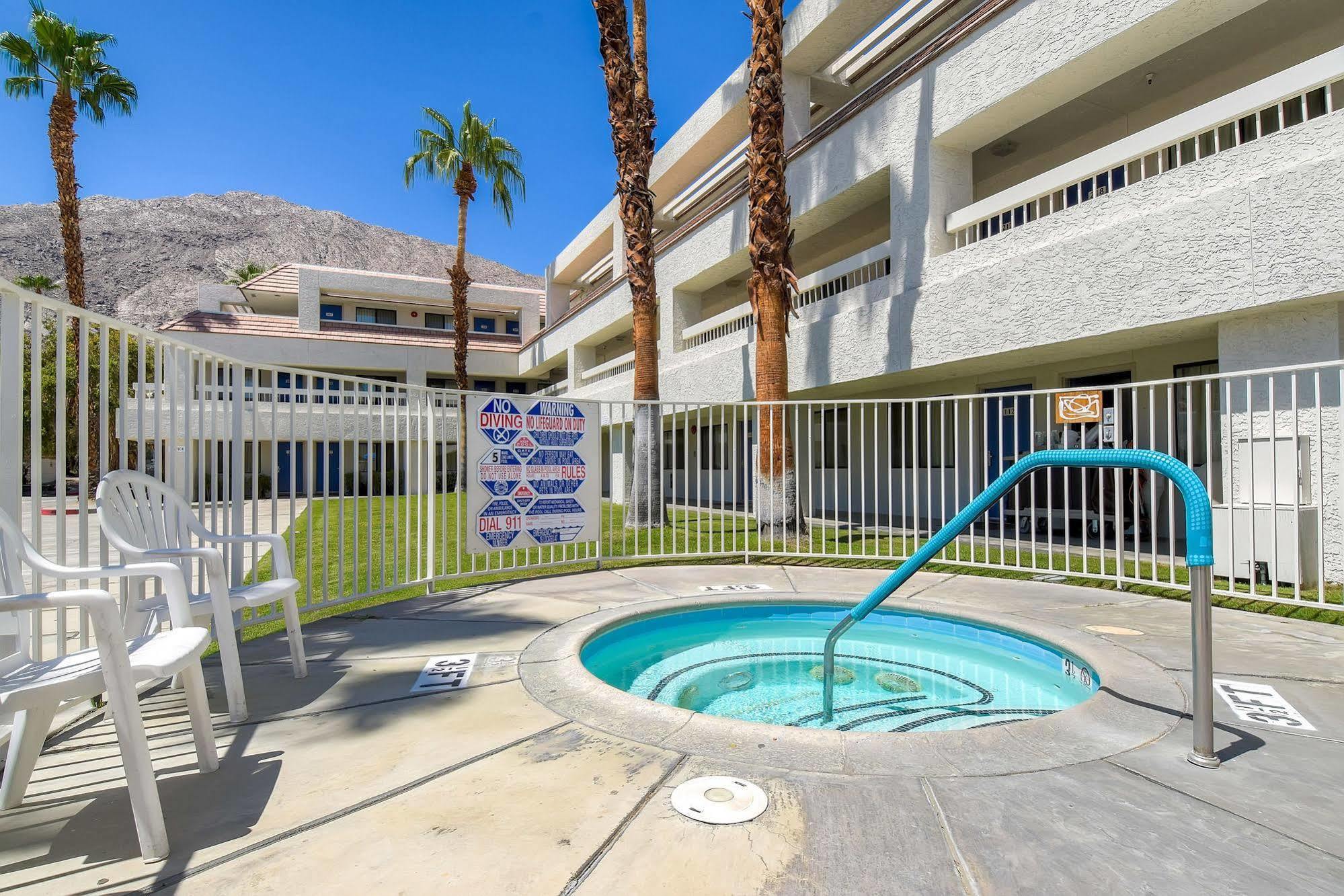 Motel 6-Palm Springs, Ca - Downtown Exterior foto